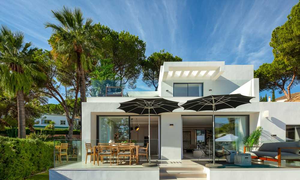 A vendre, ravissante villa de luxe rénovée, située dans la vallée du Golf de Nueva Andalucía - Marbella 8163