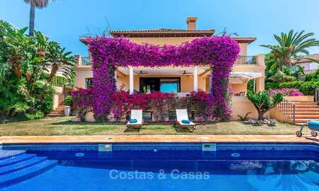 Spacieuse et luxueuse villa de style traditionnel à vendre, en première ligne de golf, Nueva Andalucía, Marbella 8268