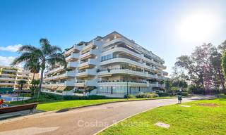 Très spacieux appartement en première ligne de golf à vendre, à quelques pas des commodités et de San Pedro, Marbella 8460 
