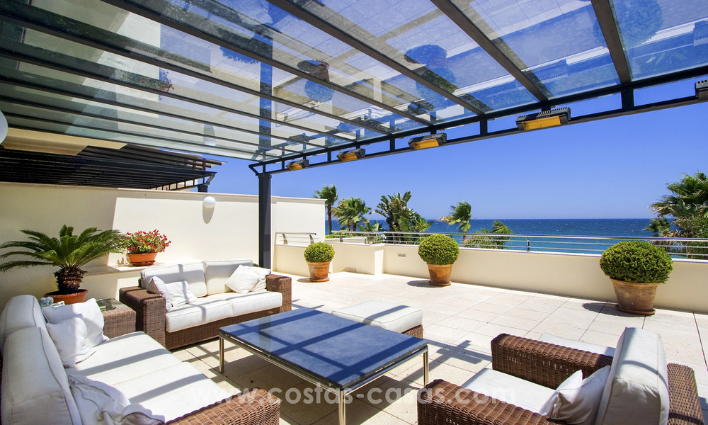 Appartements de luxe en bord de mer à vendre sur le Golden Mile, Marbella, à proximité de Puerto Banus 22340