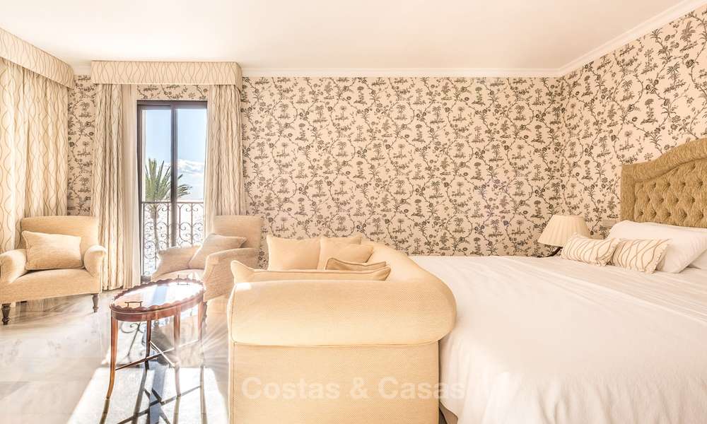 Superbe opportunité!!! Appartement de luxe, spacieux en front de mer dans la marina de Puerto Banus - Marbella 8494