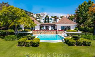 Somptueuse villa de luxe de style traditionnel avec de magnifiques vues sur la mer à vendre, Benahavis - Marbella 37104 