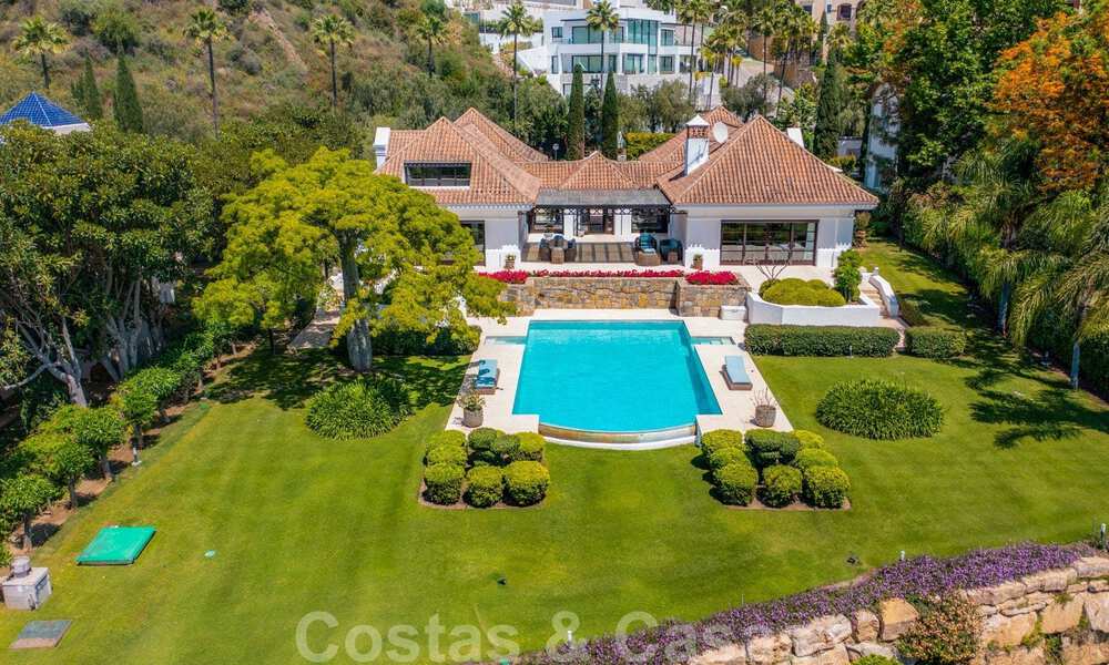 Somptueuse villa de luxe de style traditionnel avec de magnifiques vues sur la mer à vendre, Benahavis - Marbella 37108