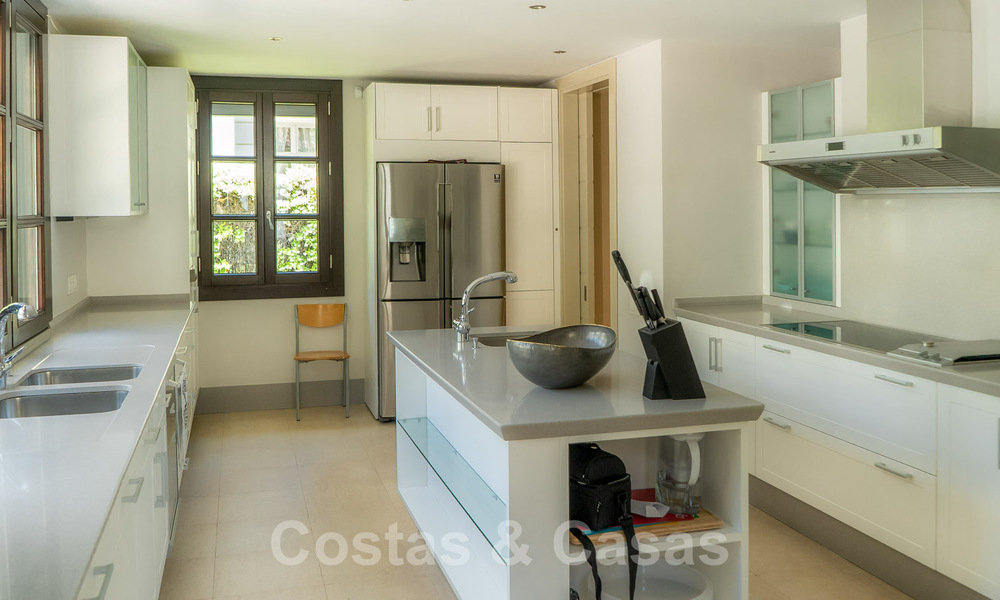 Somptueuse villa de luxe de style traditionnel avec de magnifiques vues sur la mer à vendre, Benahavis - Marbella 37123