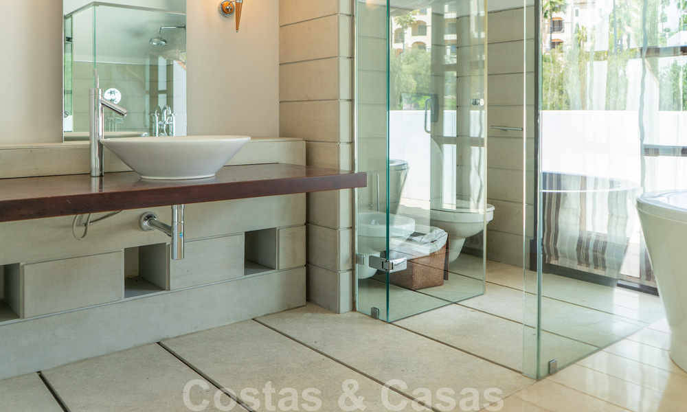 Somptueuse villa de luxe de style traditionnel avec de magnifiques vues sur la mer à vendre, Benahavis - Marbella 37142