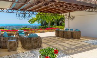 Somptueuse villa de luxe de style traditionnel avec de magnifiques vues sur la mer à vendre, Benahavis - Marbella 37145 