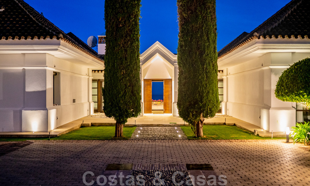 Somptueuse villa de luxe de style traditionnel avec de magnifiques vues sur la mer à vendre, Benahavis - Marbella 37163
