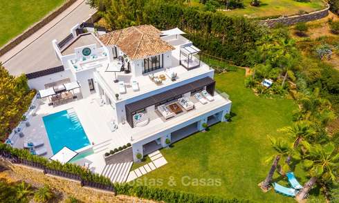 Villa de luxe spacieuse et joliment rénovée à vendre avec vue sur la mer et le golf, Nueva Andalucía, Marbella 8566