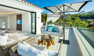Villa de luxe spacieuse et joliment rénovée à vendre avec vue sur la mer et le golf, Nueva Andalucía, Marbella 8569 