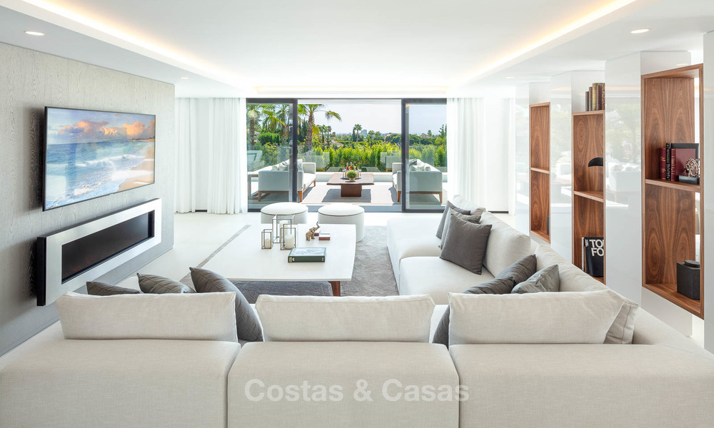 Villa de luxe spacieuse et joliment rénovée à vendre avec vue sur la mer et le golf, Nueva Andalucía, Marbella 8575