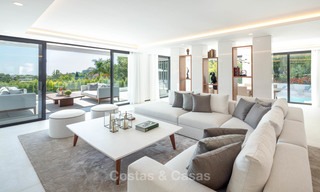 Villa de luxe spacieuse et joliment rénovée à vendre avec vue sur la mer et le golf, Nueva Andalucía, Marbella 8577 