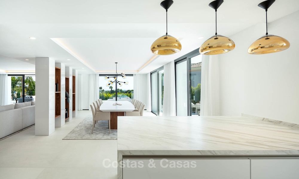 Villa de luxe spacieuse et joliment rénovée à vendre avec vue sur la mer et le golf, Nueva Andalucía, Marbella 8579