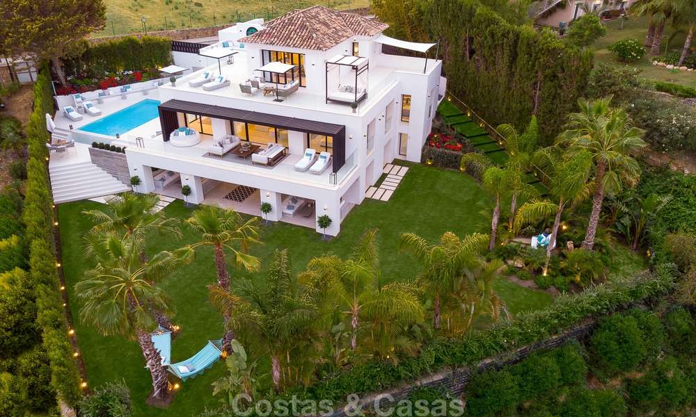 Villa de luxe spacieuse et joliment rénovée à vendre avec vue sur la mer et le golf, Nueva Andalucía, Marbella 8583