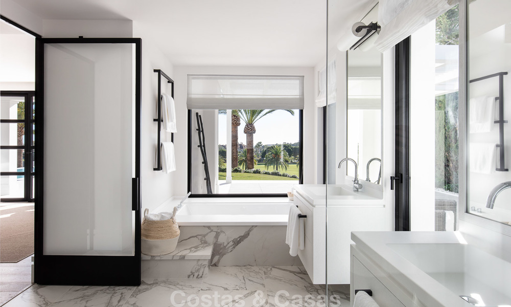 A vendre ! Villa de luxe spectaculaire, entièrement rénovée, situé sur un golf avec vue sur la mer, Nueva Andalucía, Marbella 8646