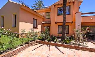 Villa de style classique située dans un quartier résidentiel prêt de la mer à vendre, Marbella Est 8751 