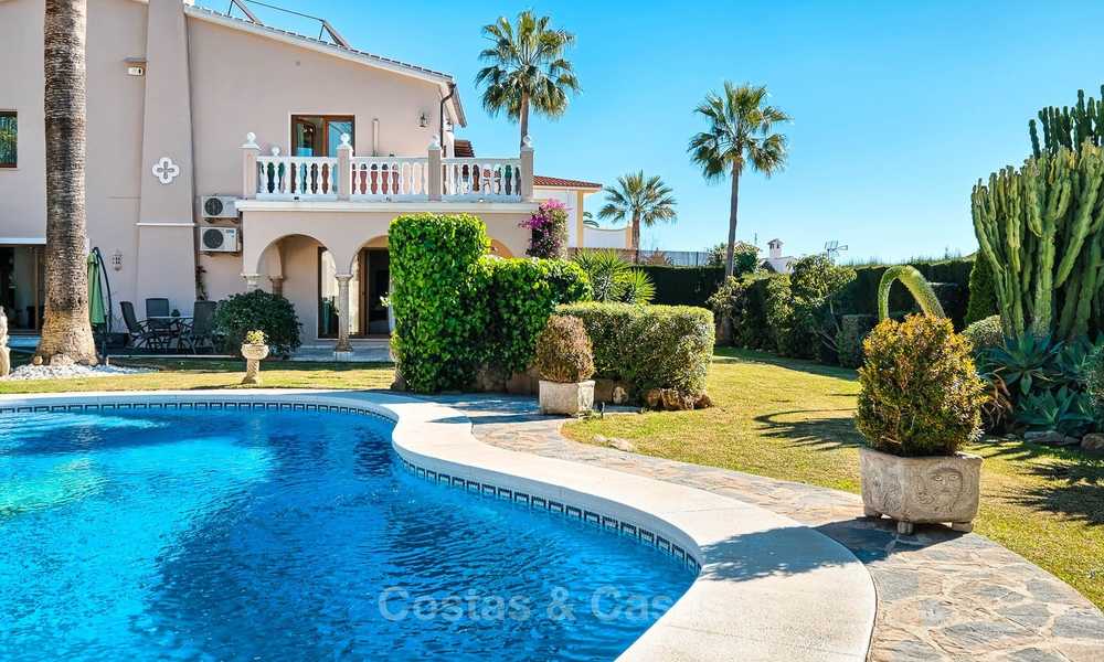 Villa confortable et luxueuse, de style traditionnel avec vue sur la mer à vendre, prête à emménager - Elviria, Marbella Est 8809