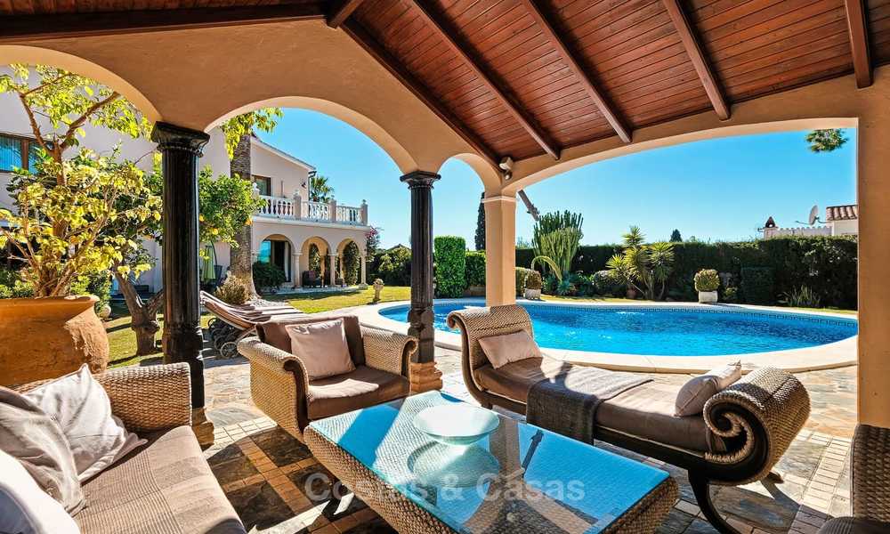 Villa confortable et luxueuse, de style traditionnel avec vue sur la mer à vendre, prête à emménager - Elviria, Marbella Est 8811