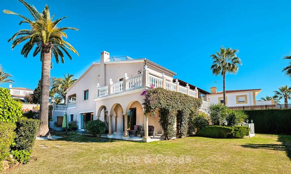 Villa confortable et luxueuse, de style traditionnel avec vue sur la mer à vendre, prête à emménager - Elviria, Marbella Est 8814
