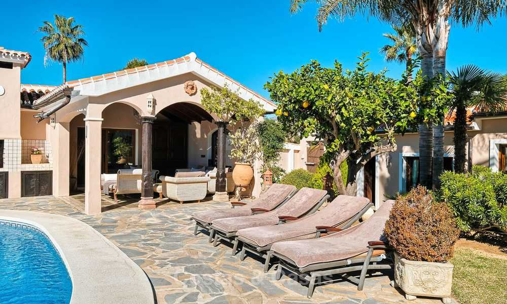 Villa confortable et luxueuse, de style traditionnel avec vue sur la mer à vendre, prête à emménager - Elviria, Marbella Est 8818