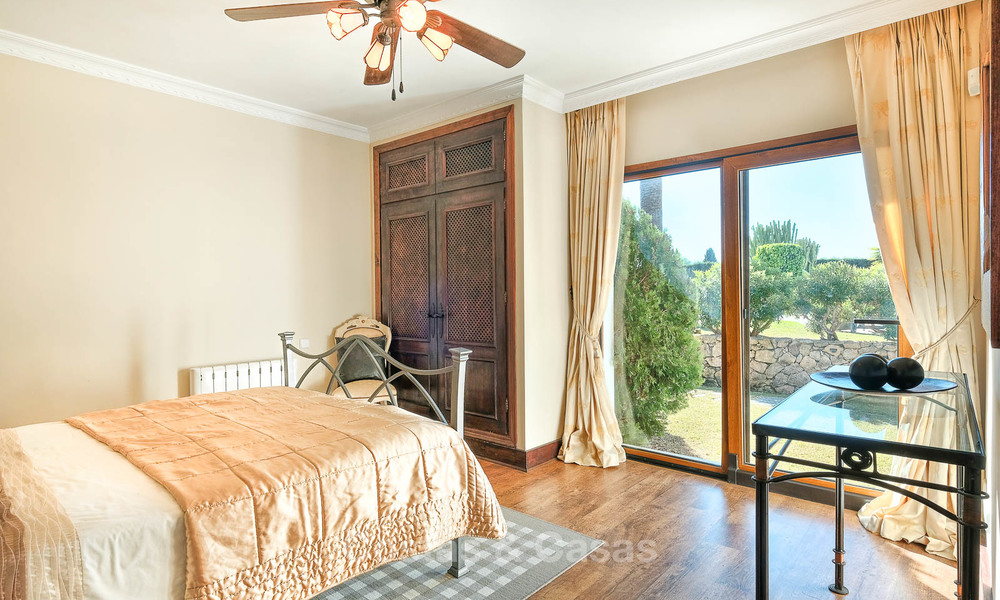 Villa confortable et luxueuse, de style traditionnel avec vue sur la mer à vendre, prête à emménager - Elviria, Marbella Est 8828