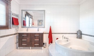 Villa confortable et luxueuse, de style traditionnel avec vue sur la mer à vendre, prête à emménager - Elviria, Marbella Est 8836 