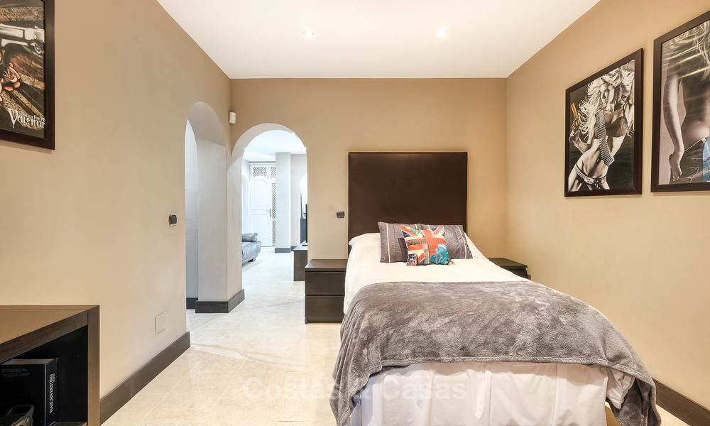 Villa confortable et luxueuse, de style traditionnel avec vue sur la mer à vendre, prête à emménager - Elviria, Marbella Est 8842