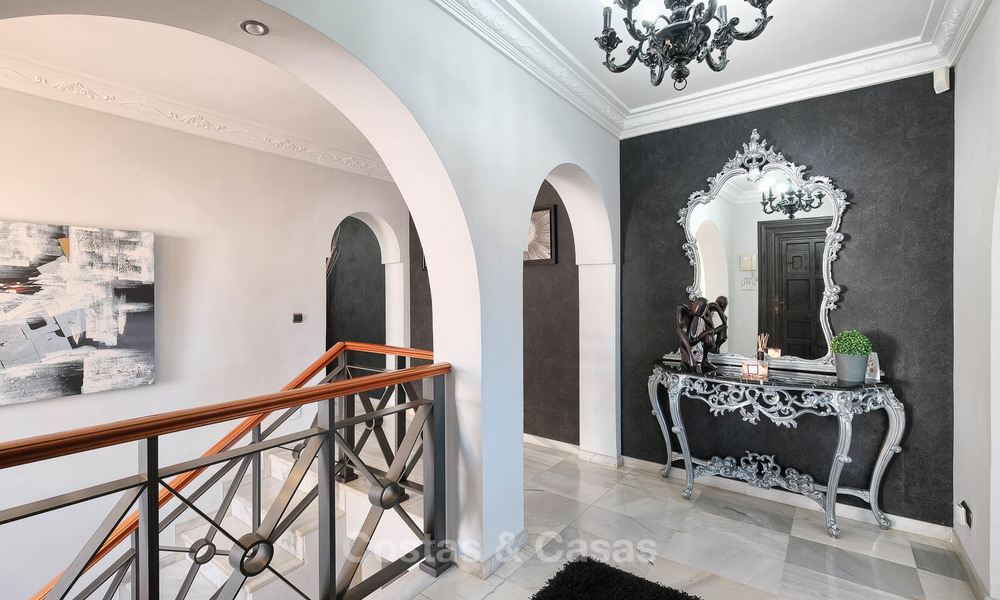 Villa confortable et luxueuse, de style traditionnel avec vue sur la mer à vendre, prête à emménager - Elviria, Marbella Est 8844