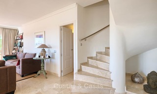 Superbe duplex penthouse à vendre dans un complexe de luxe, sur un golf avec vue sur mer - Benahavis, Marbella 8877 