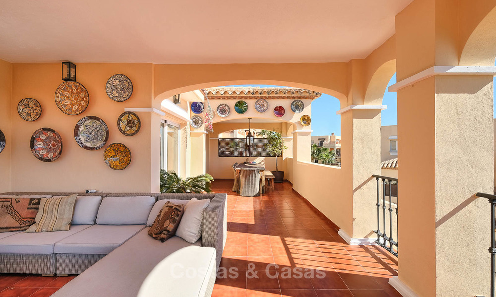 Superbe duplex penthouse à vendre dans un complexe de luxe, sur un golf avec vue sur mer - Benahavis, Marbella 8892