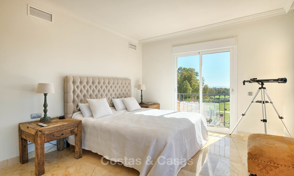 Superbe duplex penthouse à vendre dans un complexe de luxe, sur un golf avec vue sur mer - Benahavis, Marbella 8899