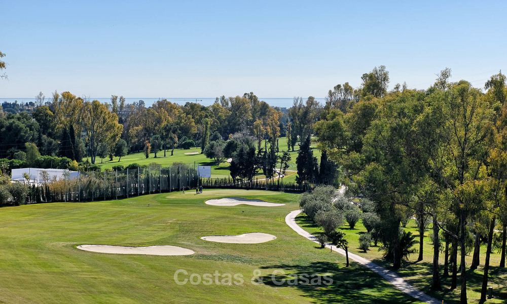 Superbe duplex penthouse à vendre dans un complexe de luxe, sur un golf avec vue sur mer - Benahavis, Marbella 8902