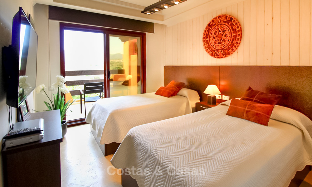 Spectaculaire duplex penthouse dans un complexe de luxe en bord de mer à vendre, - New Golden Mile, Costa del Sol 9108