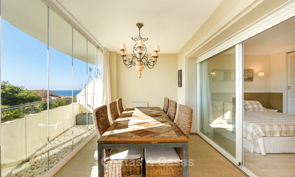 Appartement très spacieux près de la plage avec vue sur la mer à vendre, urbanisation prestigieuse, Marbella Est. 9144
