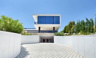 Villa contemporaine de luxe unique de haut de gamme située dans la Vallée du Golf de Nueva Andalucía, Marbella. 9275 