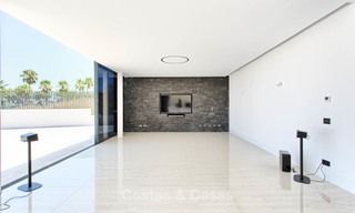 Villa contemporaine de luxe unique de haut de gamme située dans la Vallée du Golf de Nueva Andalucía, Marbella. 9288 