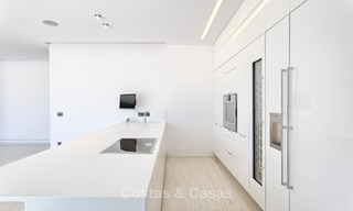 Villa contemporaine de luxe unique de haut de gamme située dans la Vallée du Golf de Nueva Andalucía, Marbella. 9291 