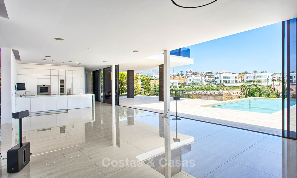 Villa contemporaine de luxe unique de haut de gamme située dans la Vallée du Golf de Nueva Andalucía, Marbella. 9292