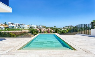 Villa contemporaine de luxe unique de haut de gamme située dans la Vallée du Golf de Nueva Andalucía, Marbella. 9293 
