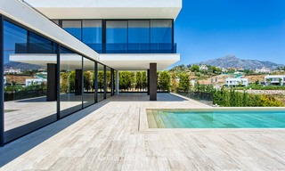 Villa contemporaine de luxe unique de haut de gamme située dans la Vallée du Golf de Nueva Andalucía, Marbella. 9300 