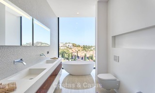Villa contemporaine de luxe unique de haut de gamme située dans la Vallée du Golf de Nueva Andalucía, Marbella. 9302 