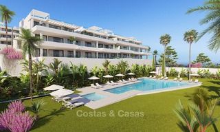 Superbes appartements neufs contemporains avec vue sur la mer à vendre, à distance de marche de la plage, West Estepona 9461 