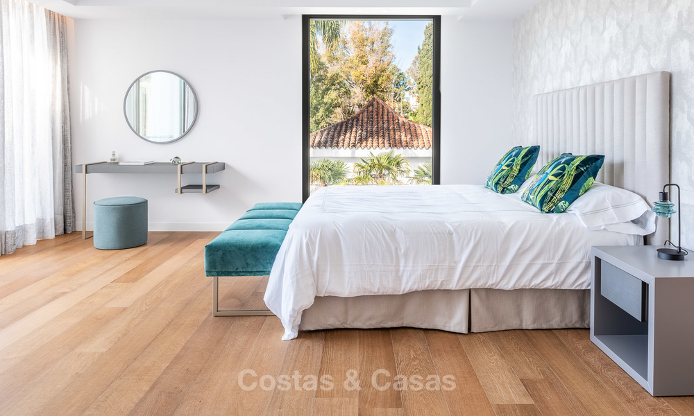 Exquise villa de luxe moderne à vendre, côté plage Puerto Banus, Marbella 9506