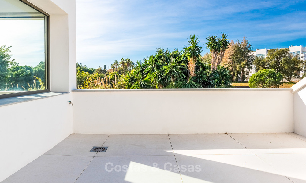 Exquise villa de luxe moderne à vendre, côté plage Puerto Banus, Marbella 9518