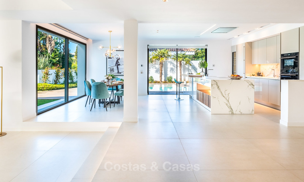 Exquise villa de luxe moderne à vendre, côté plage Puerto Banus, Marbella 9522