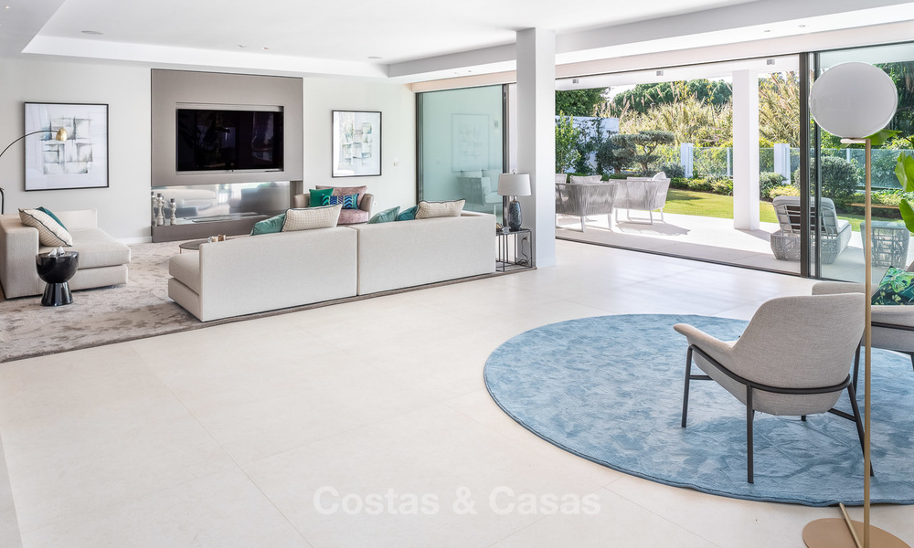 Exquise villa de luxe moderne à vendre, côté plage Puerto Banus, Marbella 9530
