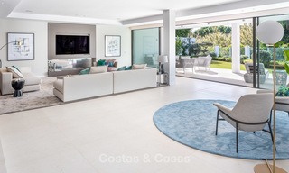 Exquise villa de luxe moderne à vendre, côté plage Puerto Banus, Marbella 9530 
