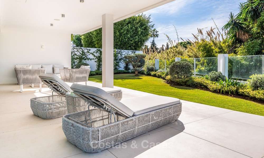 Exquise villa de luxe moderne à vendre, côté plage Puerto Banus, Marbella 9533