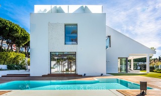 Exquise villa de luxe moderne à vendre, côté plage Puerto Banus, Marbella 9538 