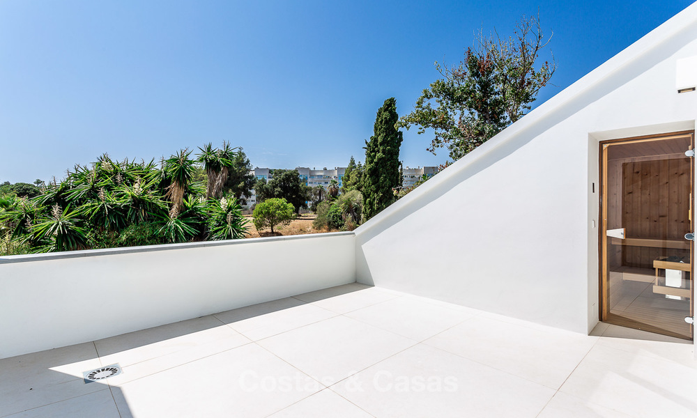 Exquise villa de luxe moderne à vendre, côté plage Puerto Banus, Marbella 9547
