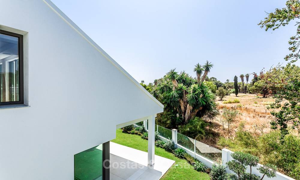 Exquise villa de luxe moderne à vendre, côté plage Puerto Banus, Marbella 9551